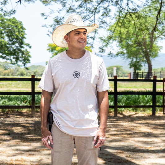 EL QUE NACE PA´ TAMAL - Nude